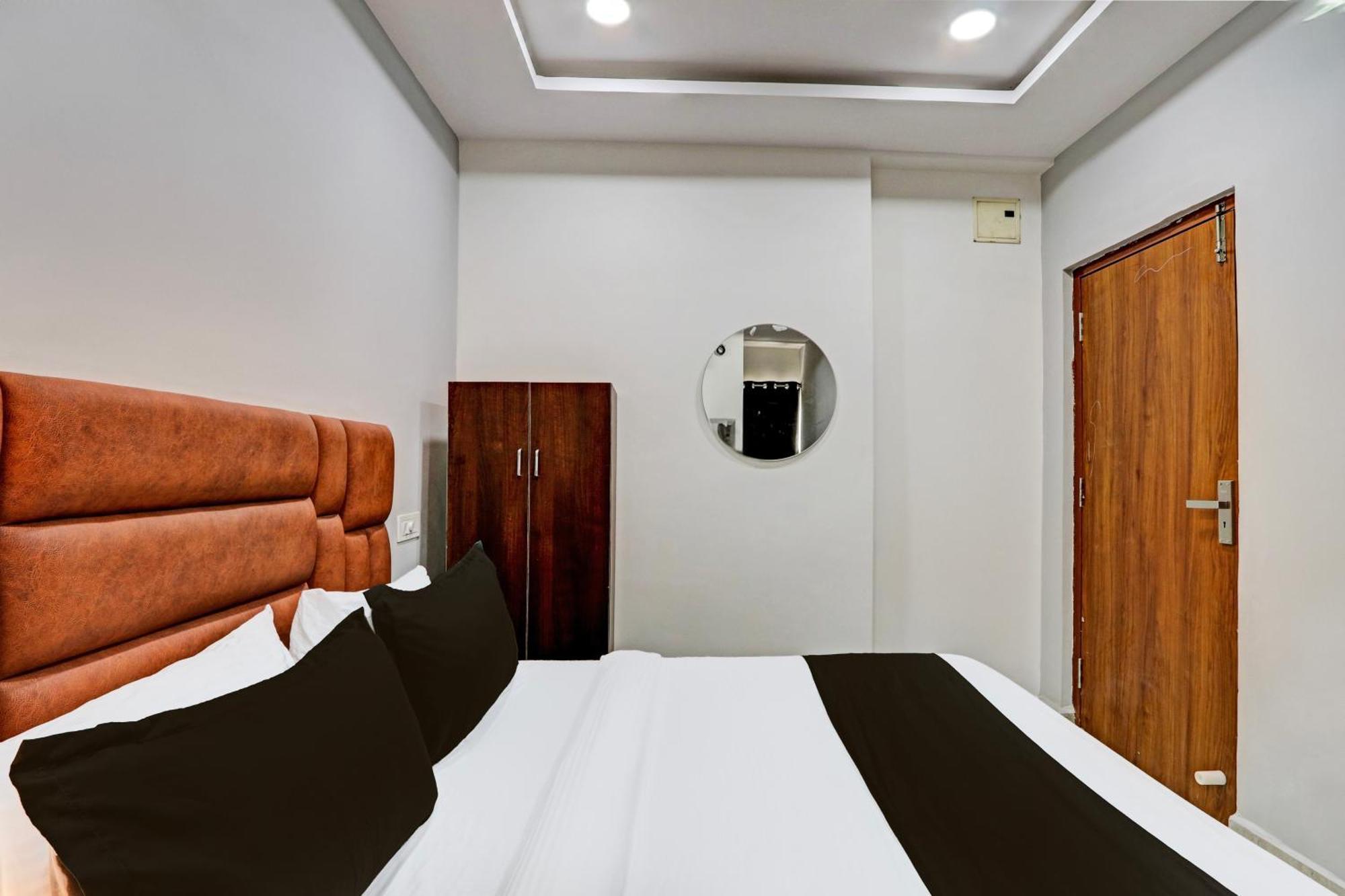 Super Hotel O Lavish Tranquil Hyderabad Exterior foto