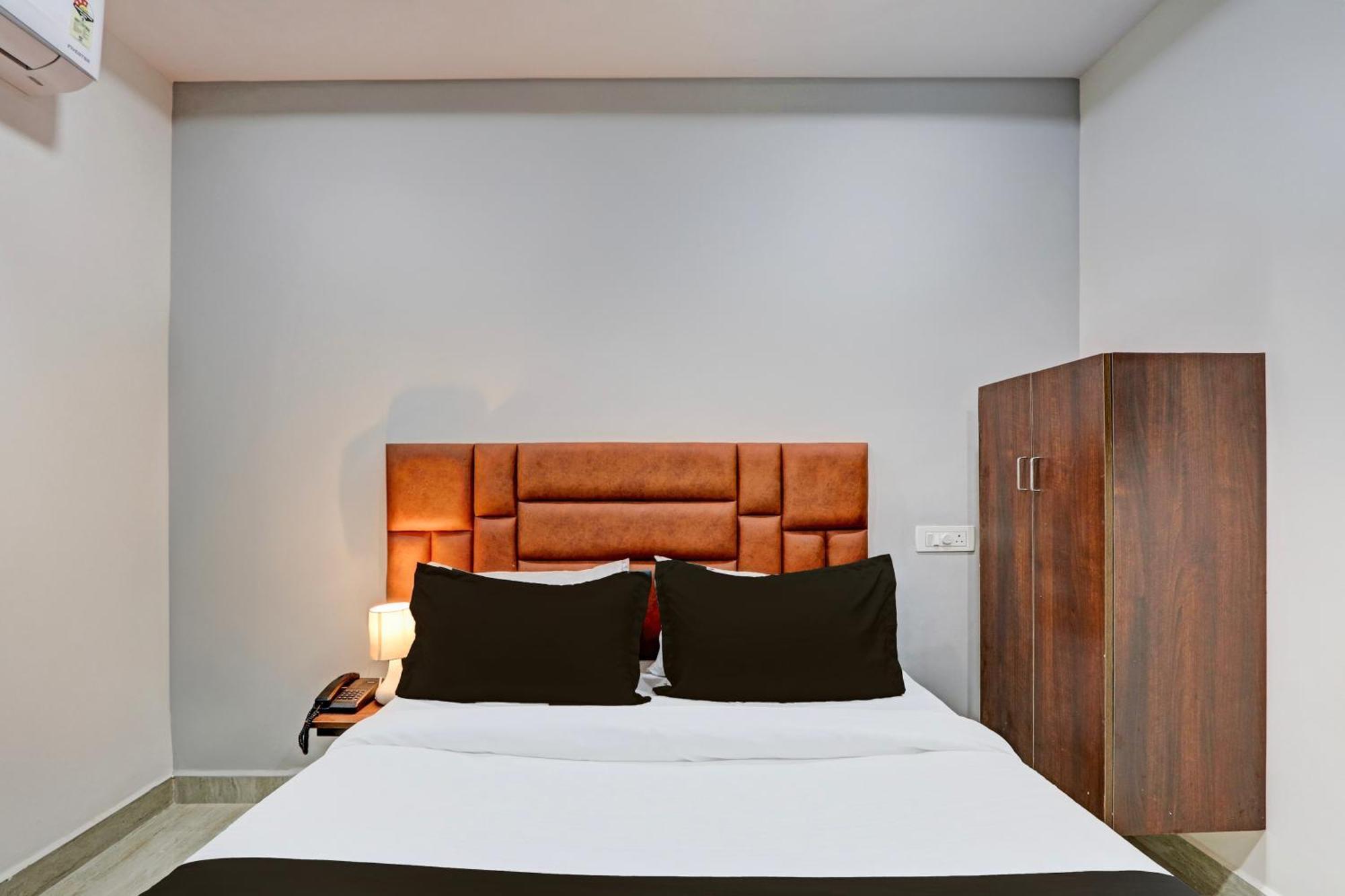Super Hotel O Lavish Tranquil Hyderabad Exterior foto