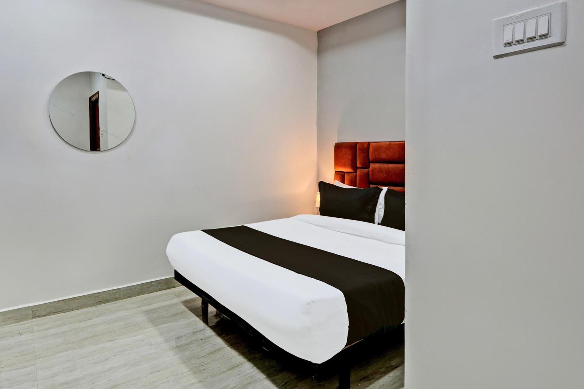 Super Hotel O Lavish Tranquil Hyderabad Exterior foto