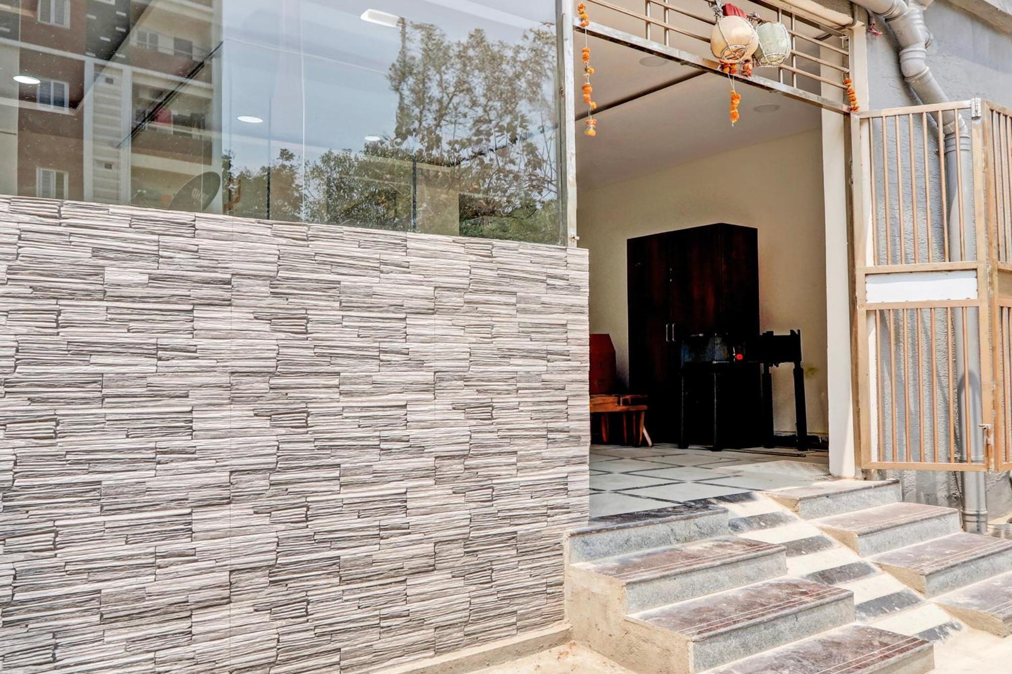 Super Hotel O Lavish Tranquil Hyderabad Exterior foto